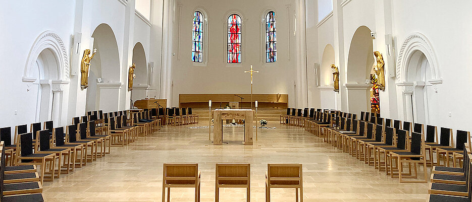 Blick in die Mutterhauskirche der Kongregation der Schwestern des Erlösers, die vor Kurzem vollständig renoviert und umgestaltet wurde.