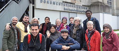 Die Gruppe "Betreuung ausländischer Akademiker" bei einem Besuch des Doku-Zentrums Reichsparteitagsgelände in Nürnberg.