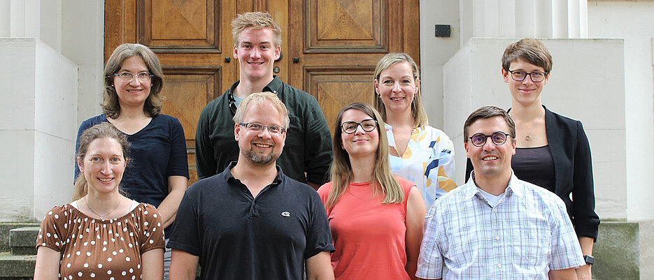 Die „Würzburg Initiative 3R (WI3R)“. Oben: Gudrun Dandekar, Christian Lotz, Daniela Zdzieblo, Antje Appelt-Menzel. Unten: Sarah Nietzer, Florian Groeber-Becker, Maria Steinke und Marco Metzger.