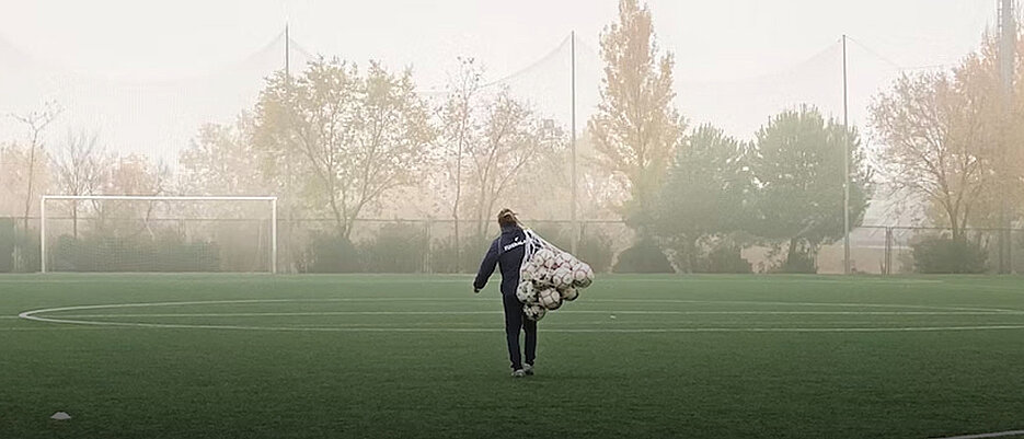 Die Sicherung des Ehrenamts sehen viele Menschen, die in Sportvereinen aktiv sind, als Herausforderung an. Das zeigt die neue Amateursport-Studie, von deren Titelseite das Foto entnommen ist.