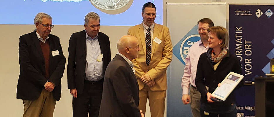Harald Wehnes (Mitte) bei der Preisverleihung in Heilbronn. 