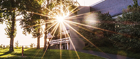 Die Universitätsbibliothek auf dem Hubland-Campus.