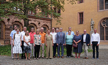 Die Universität Würzburg bedankt sich für 25 Jahre im Dienst.