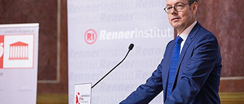 Peter Bofinger bei seiner Dankesrede in Wien