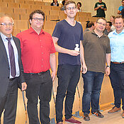 Michael Ott, Maximilian Gutsche, Michael Scheel und Stefan Ott haben mit ihrem Projekt „Recrewd“ überzeugt. Ihre „Social Discovery“- App wurde in der Kategorie „Beste Präsentation und beste Live-Demo“ ausgezeichnet. (Foto: Informatik)