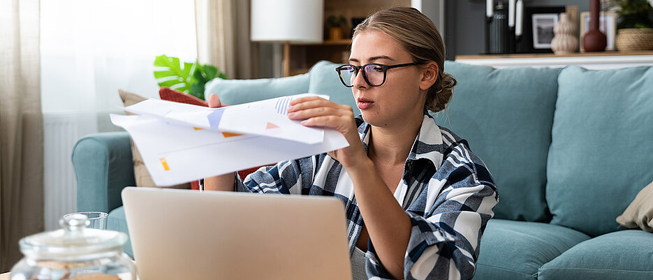 Konzentrationsschwierigkeiten und Prokrastination gehören zu den Herausforderungen, denen Personen mit ADHS im Studium häufig begegnen. 