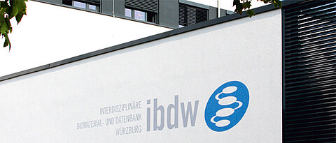 Das Gebäude der Interdisziplinären Biomaterial- und Datenbank auf dem Campus der Würzburger Universitätsmedizin.