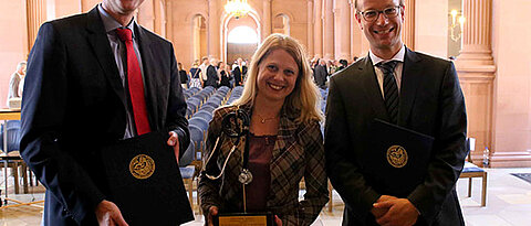 Ausgezeichnete Lehre an der Medizinischen Fakultät: Prof. Dr. Martin Fassnacht, Prof. Dr. Stefanie Hahner und Dr. Dr. Matthias Kroiß, v.l. (Foto: Medizinische Fakultät)