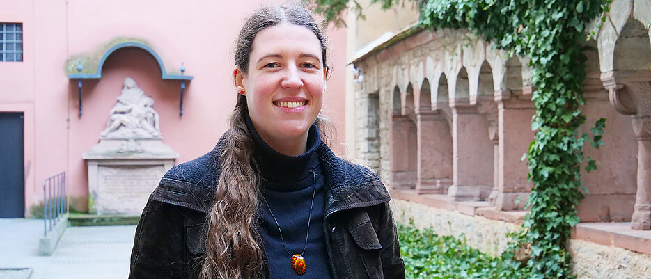 Nach ihrem Studium des Masters Mittelalter und Frühe Neuzeit möchte Jule im Verlagswesen arbeiten.