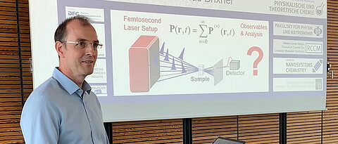 Tobias Brixner giving a lecture at the Nobel Symposium.