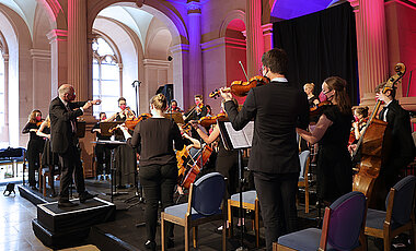 Das Akademische Orchester bei seinem Einsatz.