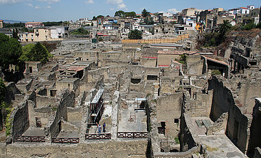 Blick auf die Ausgrabungen in Herculaneum.