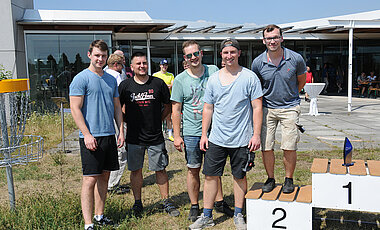 Das Team „besseralsunschlagbar“ landete auf Platz zwei beim Tauziehen.