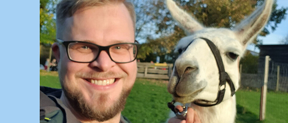 Christian Seynstahl bei der Gründerwanderung mit den RhönLamas.