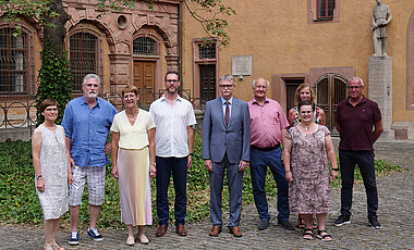 Die Universität Würzburg bedankt sich für 40 Jahre im Dienst.