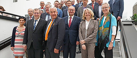 Minister Ludwig Spaenle im Kreis der Erweiterten Universitätsleitung von Würzburg. (Foto: Josef Wilhelm)