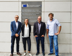 From the left: Eric Vivier (Aix-Marseille Université, Assistance Publique Hôpitaux de Marseille, Centre d'Immunologie de Marseille-Luminy), Valeria Fumagalli (San Raffaele Hospital, Milan), Georg Gasteiger (Max Planck Research Group at the University of Würzburg), Florent Ginhoux (Gustave Roussy Cancer Campus, Paris). (Picture: Eric Vivier)