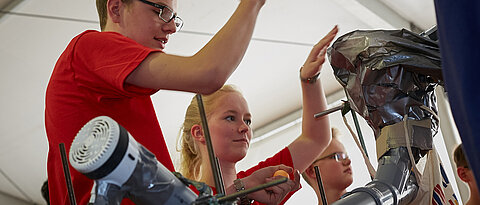 Beim diesjährigen Wissenschaftsfestival "Highlights der Physik" ist wieder ein Schülerwettbewerb geplant.