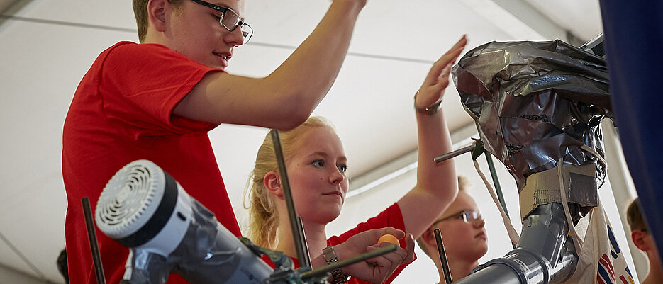 Beim diesjährigen Wissenschaftsfestival "Highlights der Physik" ist wieder ein Schülerwettbewerb geplant.