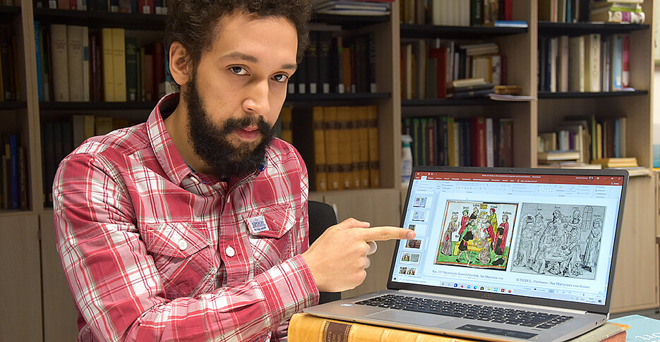 In Bibliotheken und Archiven fahndet Doktorand Vinícius Freitas nach Bildern, die angeblichen jüdischen Hostienfrevel und Ritualmorde zeigen.