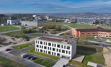 Das DZPP (vorne) auf dem Campus Hubland Nord der Universität.