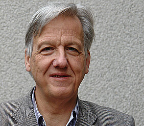 hoto Professor Laurens W. Molenkamp. (P: Physikalisches Institut)