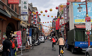 Alltag in einer kleinen Straße in Taipeh.