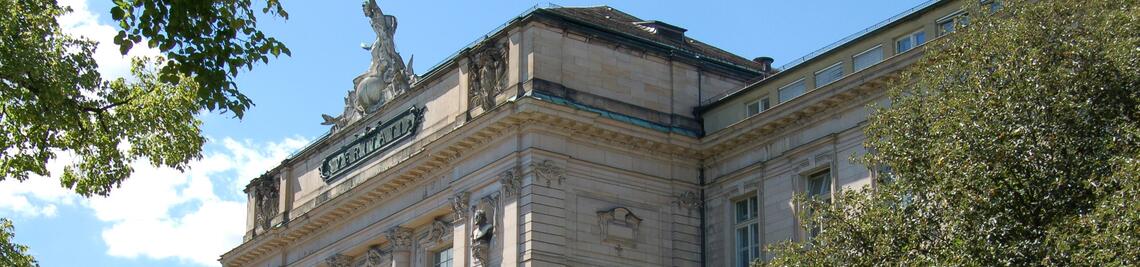 Neue Universität am Sanderring 2
Hauptgebäude der Universität Würzburg
Foto: Robert Emmerich, 2008