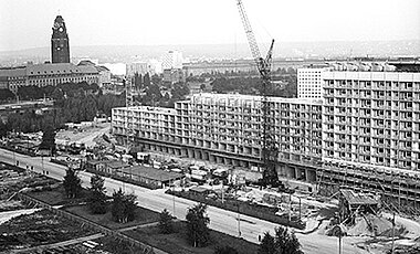 Oder hier auf einer Aufnahme vom 2. Oktober 1966 mit Blick auf neu errichtete Plattenbauten. (Foto: ddrbildachiv.de / Schönfeld)
