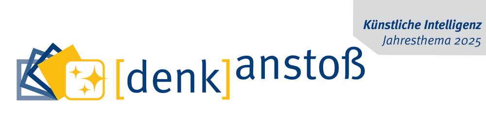 Logo [denk]anstoß mit Aufschrift "Künstliche Intelligenz - Jahresthema 2025"