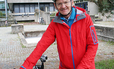 Sportlich und umweltbewusst: G. Bringmann als begeisterter Fahrradfahrer.