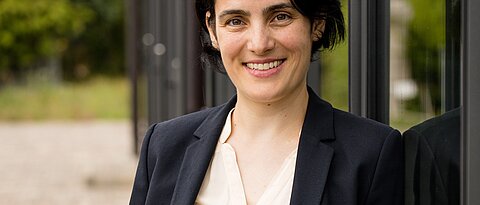 Adriana Pálffy-Buß, Leiterin der W2-Professur für Theoretische Quanteninformation und Quantenoptik an der Fakultät für Physik und Astronomie der Uni Würzburg.