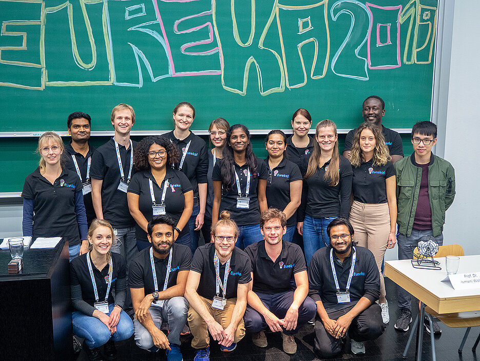 Einmal im Jahr organisieren Promovierende der Graduiertenschule für Lebenswissenschaften EUREKA!, ein internationales Doktorandensymposium. Das Foto zeigt das Organisationsteam von 2019.