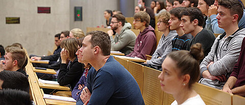 Studierende im Hörsaal