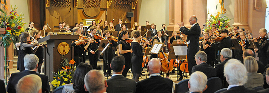 Das Akademische Orchester spielte zum Stiftungsfest auf. (Foto: Robert Emmerich)