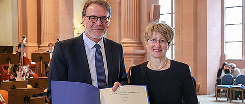 Professorin Dorothea Klein wurde mit der Julius-Maximilians-Verdienstmedaille geehrt. Die Laudatio hielt Vizepräsident Andreas Dörpinghaus.