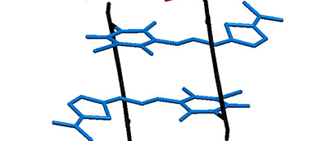 Abbildung der Kristallstruktur des Hetero-Aggregats, bestehend aus vier Merocyanin-Chromophoren. (Grafik: David Bialas)