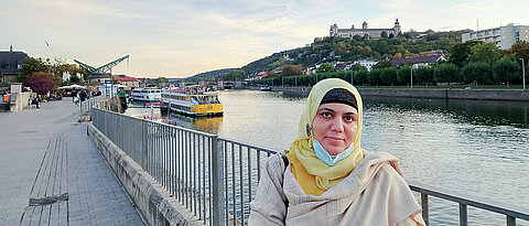 Fast sechs Jahre lang hat Alumna Hina Ghafoor in Würzburg gelebt und geforscht. Flüchtlinge und deren Situation bildeten dabei einen Schwerpunkt ihrer Forschung.