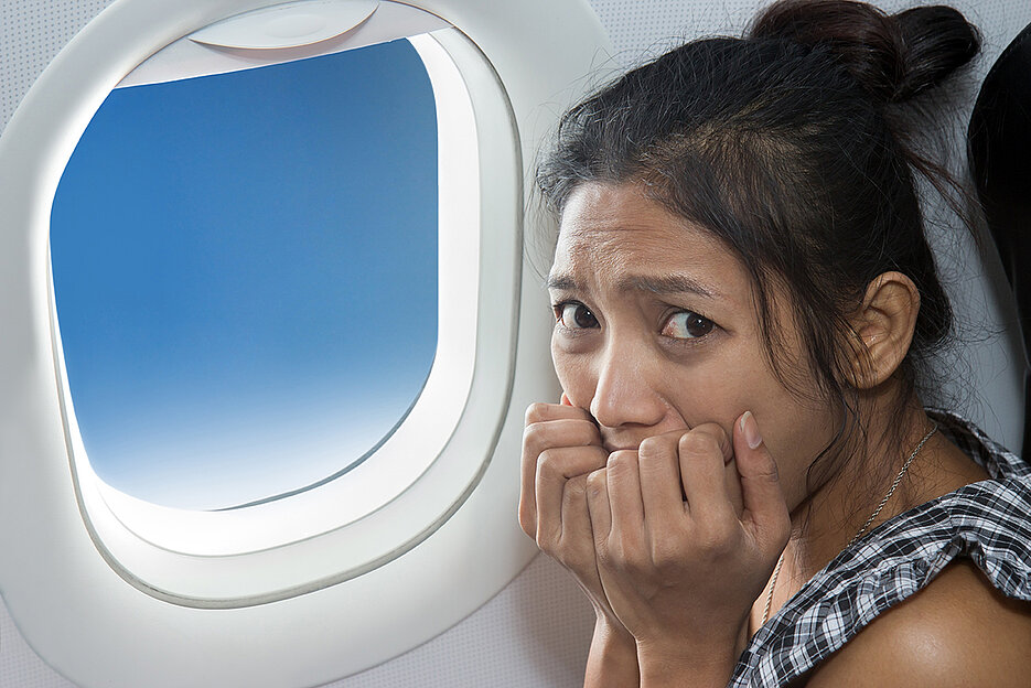 Fear in an airplane – it would be smaller if someone else was sitting next to you... 