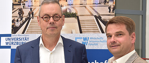 Peter Bofinger und Heiko Paeth befassen sich aus unterschiedlichen Blickwinkeln mit dem Thema „Klimaschutz“.