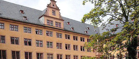 In der Alten Universität finden traditionell die „Würzburger Vorträge für Rechtsphilosophie, Rechtstheorie und Rechtssoziologie“ statt.