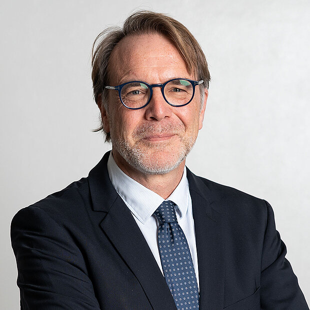 Prof. Dörpinghaus ist Vizepräsident an der Universität Würzburg.