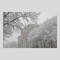 Uni am Sanderring im Schneetreiben. Foto Robert Emmerich