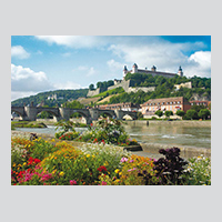 Die Festung Marienberg in Würzburg vom Mainufer aus gesehen. Foto: Stadt Würzburg, 2007