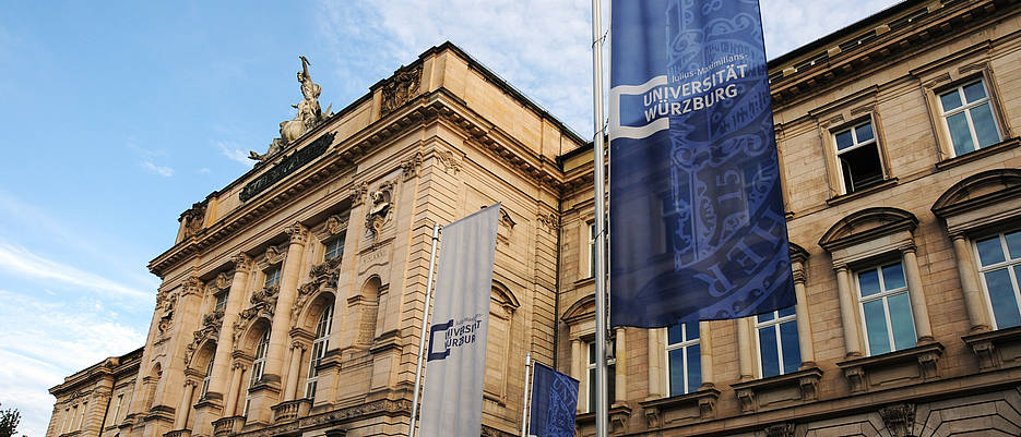 In zwei zulassungsbeschränkten Studiengängen der Uni Würzburg sind aktuell noch wenige Studienplätze frei.